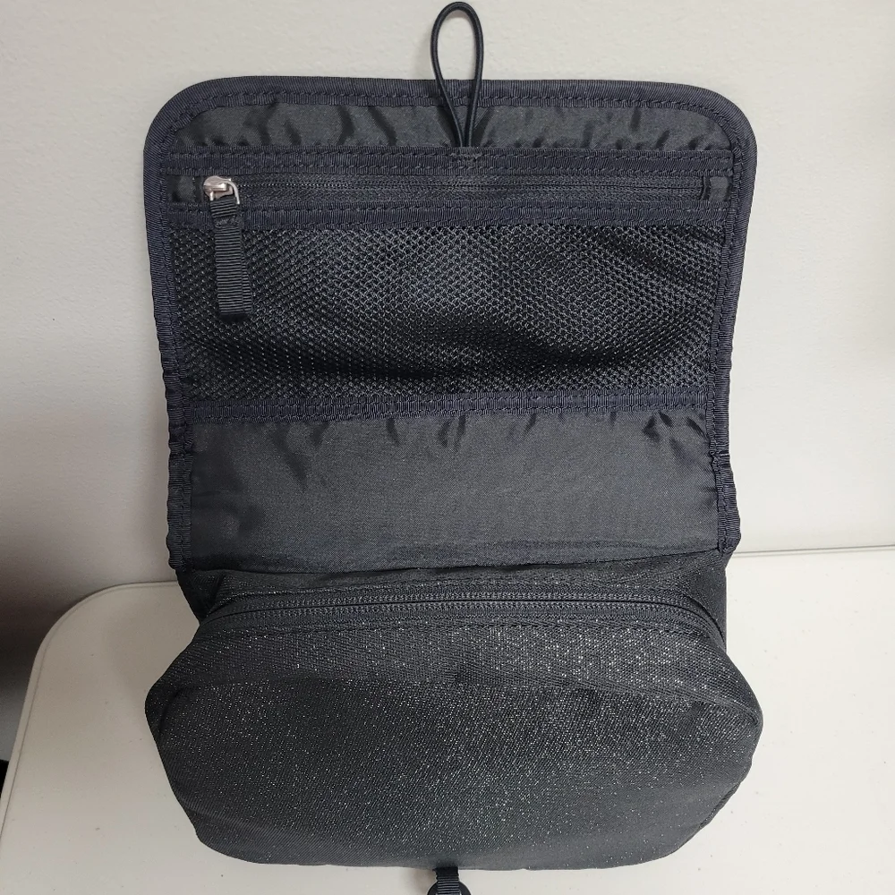 Ivivva By Lululemon Toiletry Bag.